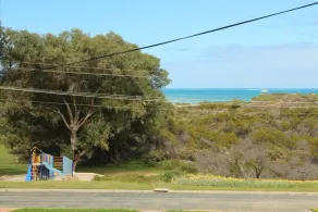 Brandis Beach House - Image 2