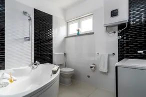Villa Novi - Five Bedroom Villa, Sleeps 12 - Image 4
