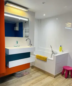 Private Room in a Townhouse - Image 3