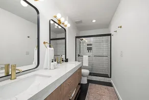 Gorgeous Remodel, walk to lake @ Indian Point! - Image 5