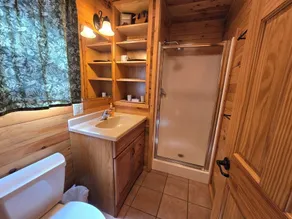 Iron River, Wisconsin Vacation Cabin - McCarry Lake Cabin Rental i Northern Wisconsin - Image 2