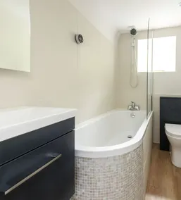4 BR (Sleeps 7) in Salcombe overlooking beach - Image 2