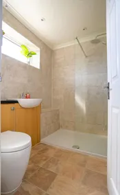 7 beds, perfect for contractors or large groups, free wi-fi - Image 5