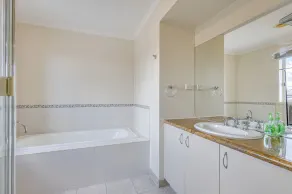 StayAU Family Home Comfort in Caroline Springs - Image 5