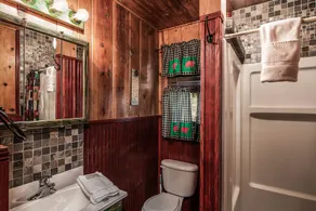 The Roost Downtown | Holzofen, Whirlpool! - Image 4