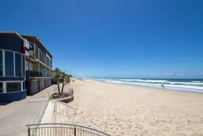 4 Seasounds - Diretamente Oposto Maroochydore Beach - Image 5