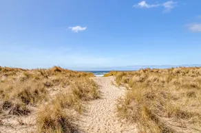 Single Level Oceanfront Manzanita Home with Modern Touches, Dog Friendly! - Image 2