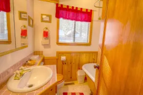 Breezy Pines Cabin 4 Bedroom Home by RedAwning - Image 3