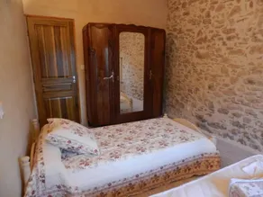Provençal country estate (3 separate vacation homes) nestled in the middle of a vineyard - Image 3