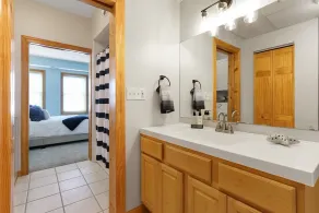 Suite 725 on Main |Recently Face-Lifted |Walkable Dwntwn Condo |Parking |Dining |Nightlife |Shopping - Image 2