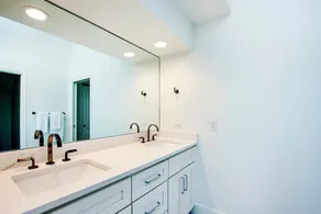 Nirvana 3 Bedrooms 3 Bathrooms Home - Image 2