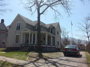 #4 Cultural Center Apartment Downtown Flint - Image 5