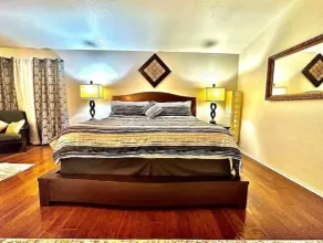 5BR/3.5BA w/2 Master Suites/Pool - Image 4