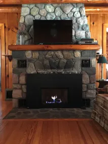 Beautiful 2 bedroom log home on south end of Hubbard Lake - Image 3