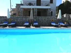 Όμορφο σπίτι με θέα θάλασσα και στην πισίνα - Image 3