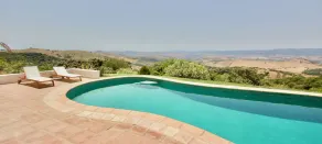 Luksuriøs privat villa med swimmingpool og stor have i en sikret ejendom - Image 4