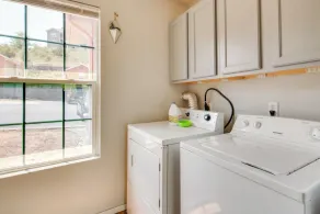 Walk-In Unit, No Stairs, Pool! Family Fun Awaits - Image 2