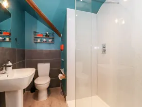 PEONY COTTAGE, romantic, with hot tub in Newby Bridge - Image 2