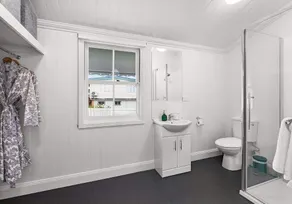 Urban Getaway Queenslander close to Willowbank! - Image 3