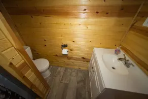 1 bedroom cabin on lakefront property. Pet friendly. - Image 4