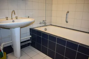 Appartement F3 Avec Piscine 10 min à Pied de la Rivière et 5 min du Centre - Image 2
