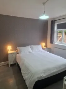 2 bed sleeps 4/5 people! Garden excellent to the city 20 mins direct - Image 5