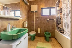 Holiday apartment with terrace and air conditioning - Image 2