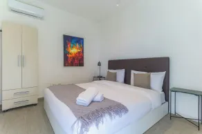 GlassHaus Rooftop 2-BR W Pool & Terrace in Ghazir - Image 3