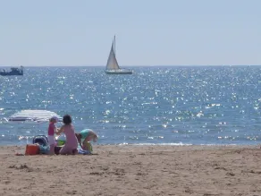 ••Charming apartment in detached cottage • sandy beach 25 m away • WiFi free•• - Image 4