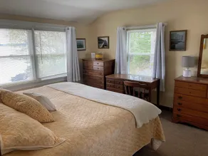 Spectacular Waterfront Retreat Close To Portland! - Image 5