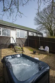 Stillness Cottage - Secluded Hut with a Private Hot Tub - Image 4