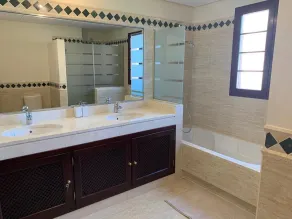 Luxury 2 bed apartment sleeps 5 in El Soto  De Marbella - Image 3