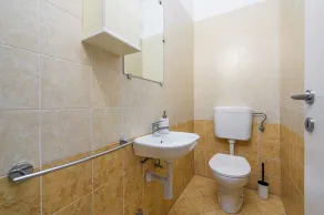 Holiday apartment with air conditioning and Internet - Image 2
