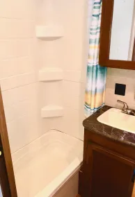 Cactus Camper has lake views with dock & lake access - Image 3
