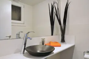 Appartement moderne avec 3 chambres et 3 salles de bain avec vue imprenable sur la mer et Wifi gratuit - Image 3
