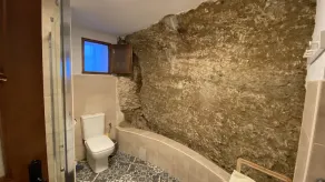 Traveler's House - Image 2