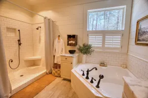 Southern Farm House 4 Br 4 Bath - Image 2