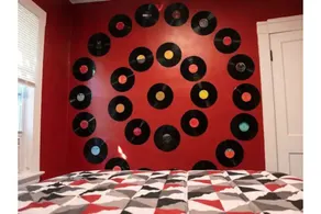 Eclectic Stay in Waterloo Arts District - Image 3