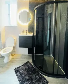 3 Bedrooms Apartment With Free Parking, Self Check in/out - Perfect for 8 Guests - Image 3
