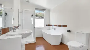 A quaint little retreat for a family, situated in a quiet family friendly cul de sac. - Image 3