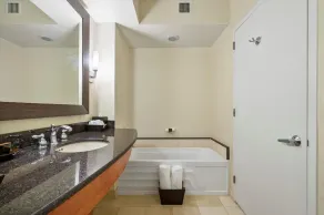 Magnificent Ocean View Studio at Luxe Beach Resort - Image 5