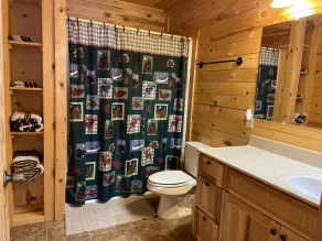 Creekside Cabin Med utsikt över bergen - Image 3