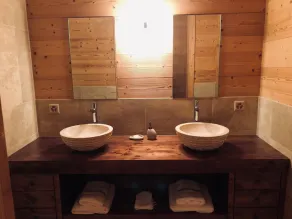 Vackra senaste chalet, mycket bekvämt, ski in & ut med exceptionell utsikt - Image 4