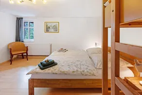 Apartment 'Bergblick' with Mountain View, Shared Terrace and Wi-Fi - Image 5