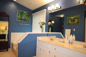 Cheerful 4-bedroom residential home  - Image 4