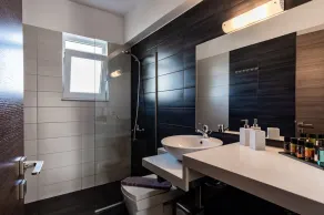 Sleep on Nature, high standards 2 bdr apartment - Image 4