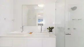 Crystal Beach 42  - Absolute Beachfront & Pool at Tugun! - Image 3