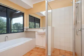 A CHARMING COUNTRY RETREAT BOASTING BREATHTAKING VIEWS OVER GUNYULGUP VALLEY - Image 4
