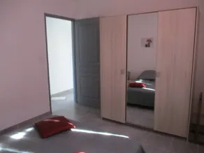 La Maison Charmante - Gite coquet pour 6 personnes avec salon de jardin - Image 3