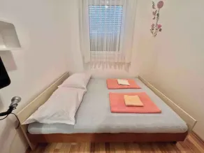 Holiday apartment with terrace and air conditioning - Image 5